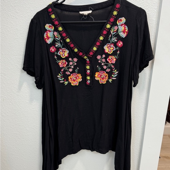 Black Short Sleeve Embellished Blouse with Floral Design - Picture 1 of 8